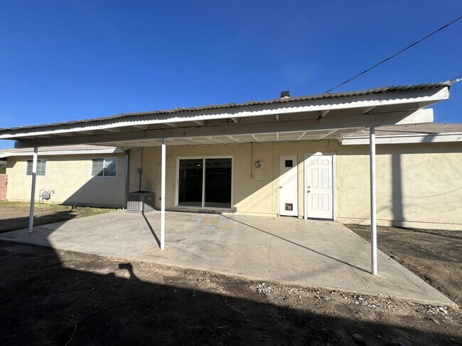 Building Photo - 526 W Hoffer St