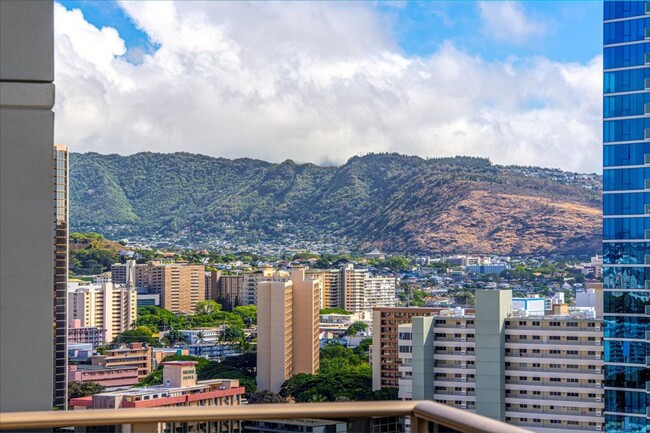 Building Photo - Sky Ala Moana 2307