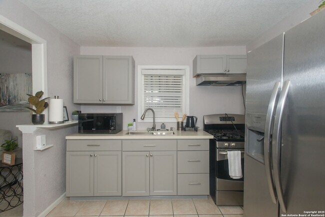 Building Photo - 611 Brunswick Blvd