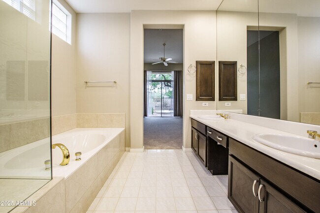 Building Photo - 11923 E Terra Dr