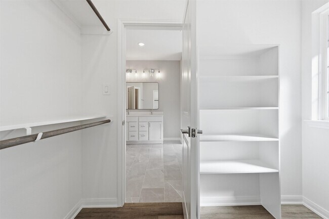 Building Photo - 9912 A Clark Rd