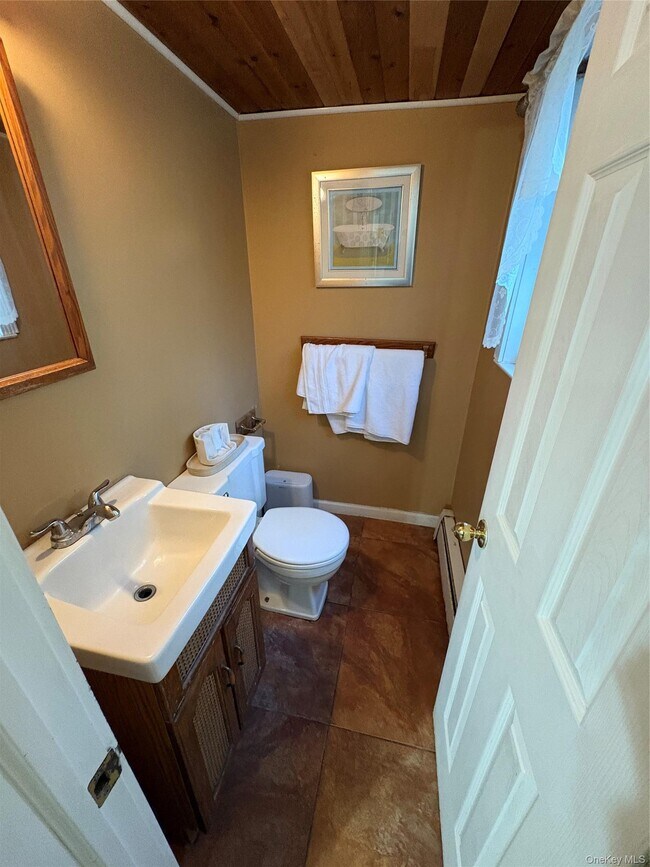Building Photo - 30 Dumond Pl