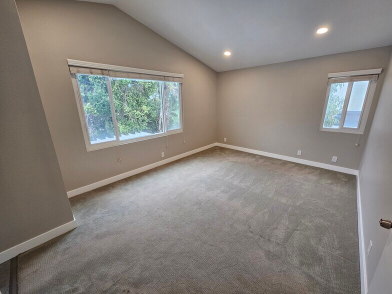 Building Photo - 12566 Salmon River Rd