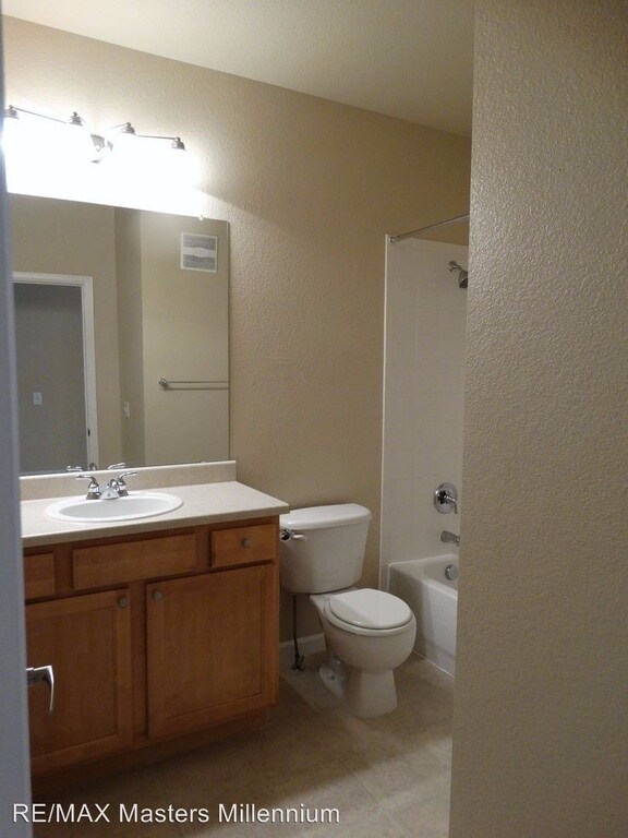 Building Photo - Beautiful Home in Parker!