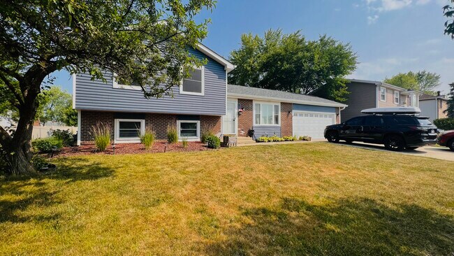 Primary Photo - 826 Coral Ave