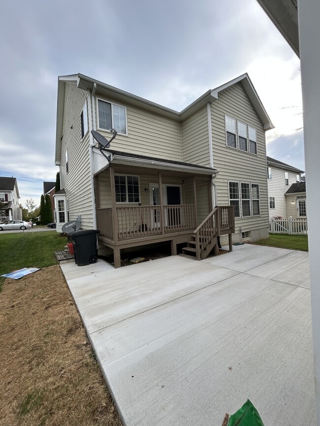 Building Photo - 73 Colonial Dr