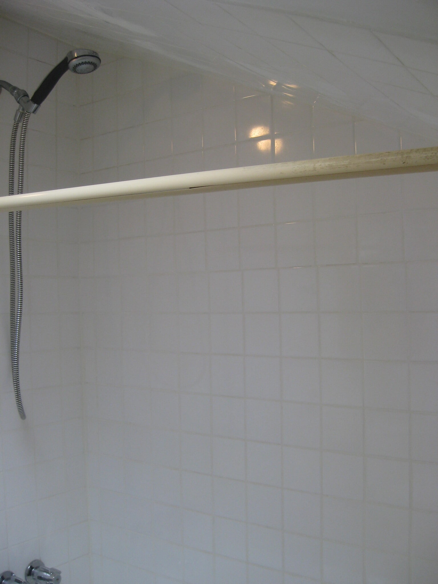 Tile Bath - 300 Inman Terrace