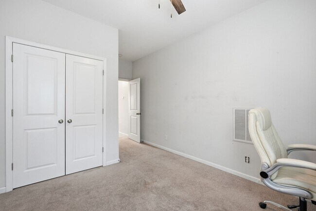 Building Photo - Like New Home For Lease in Rice Creek!