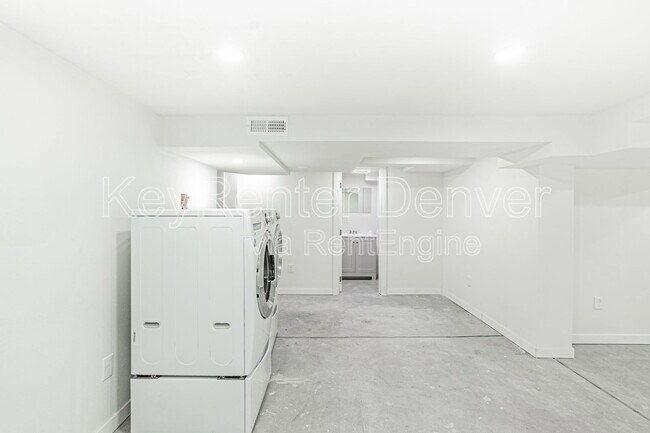 Building Photo - 421 N Stuart St