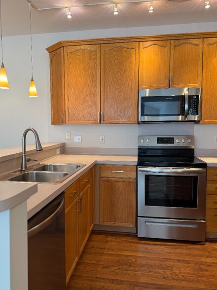 Building Photo - 1721 Wyngate Cir