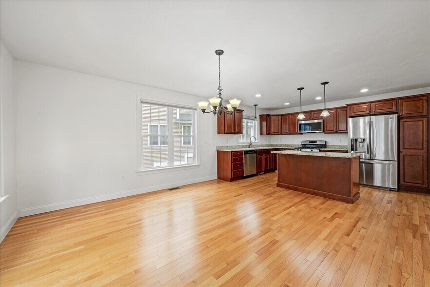 Building Photo - 6 Longview Cir
