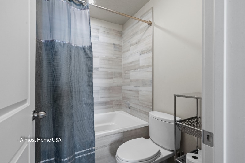 Building Photo - 572 Lewski Ln