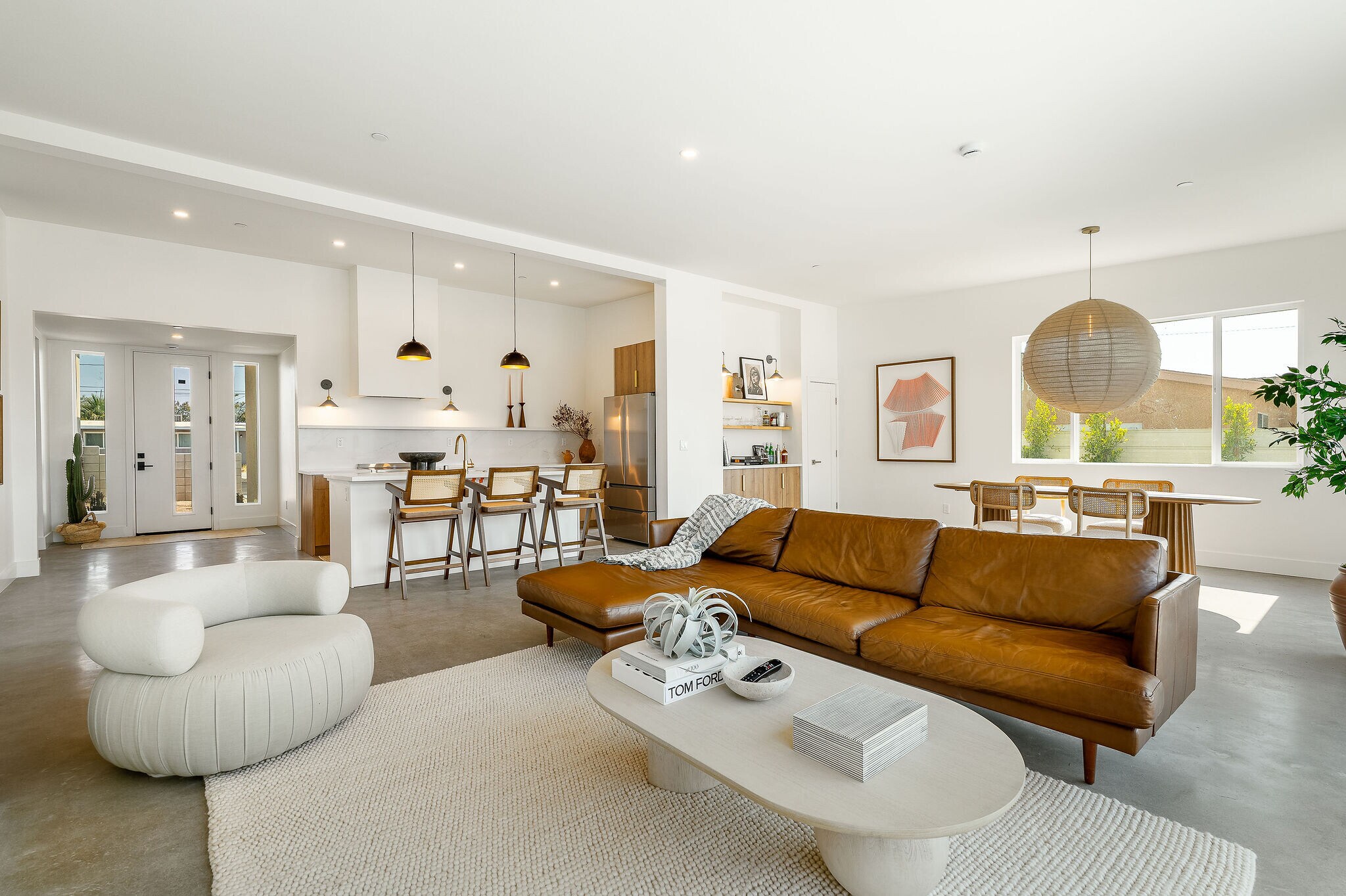 Building Photo - 361 W Sunview Ave