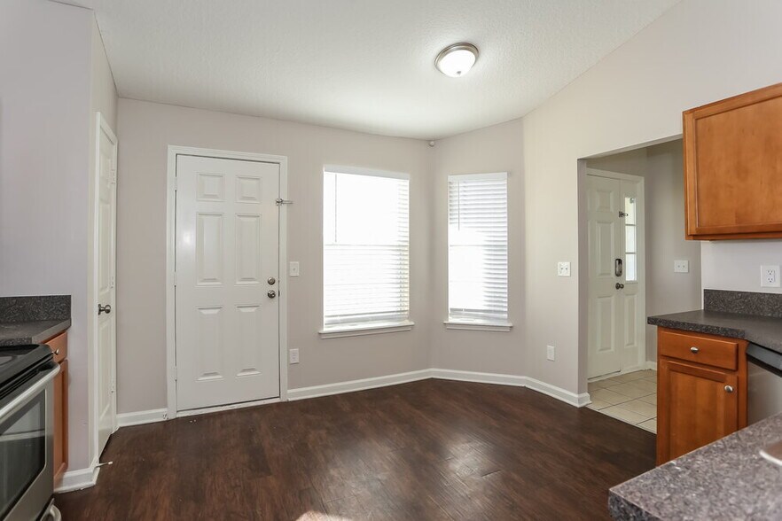Building Photo - 6827 Rapid River Dr