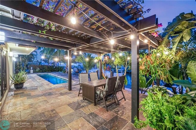 Building Photo - 1200 Guava Isle