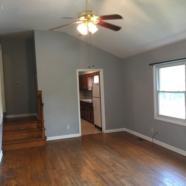 Living Room - 2929 Pence St