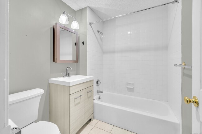 Building Photo - 38 Rambling Brook Ln