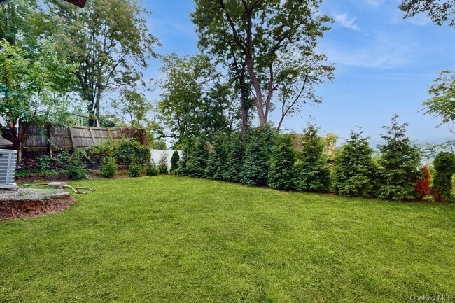 Building Photo - 17 Arthur Pl