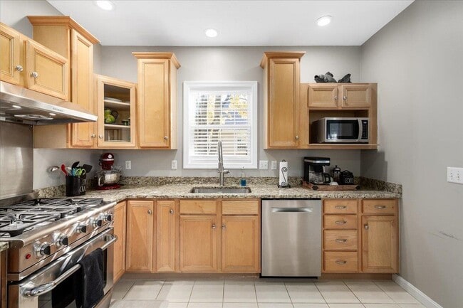 Building Photo - 1 Summer Snow Ln