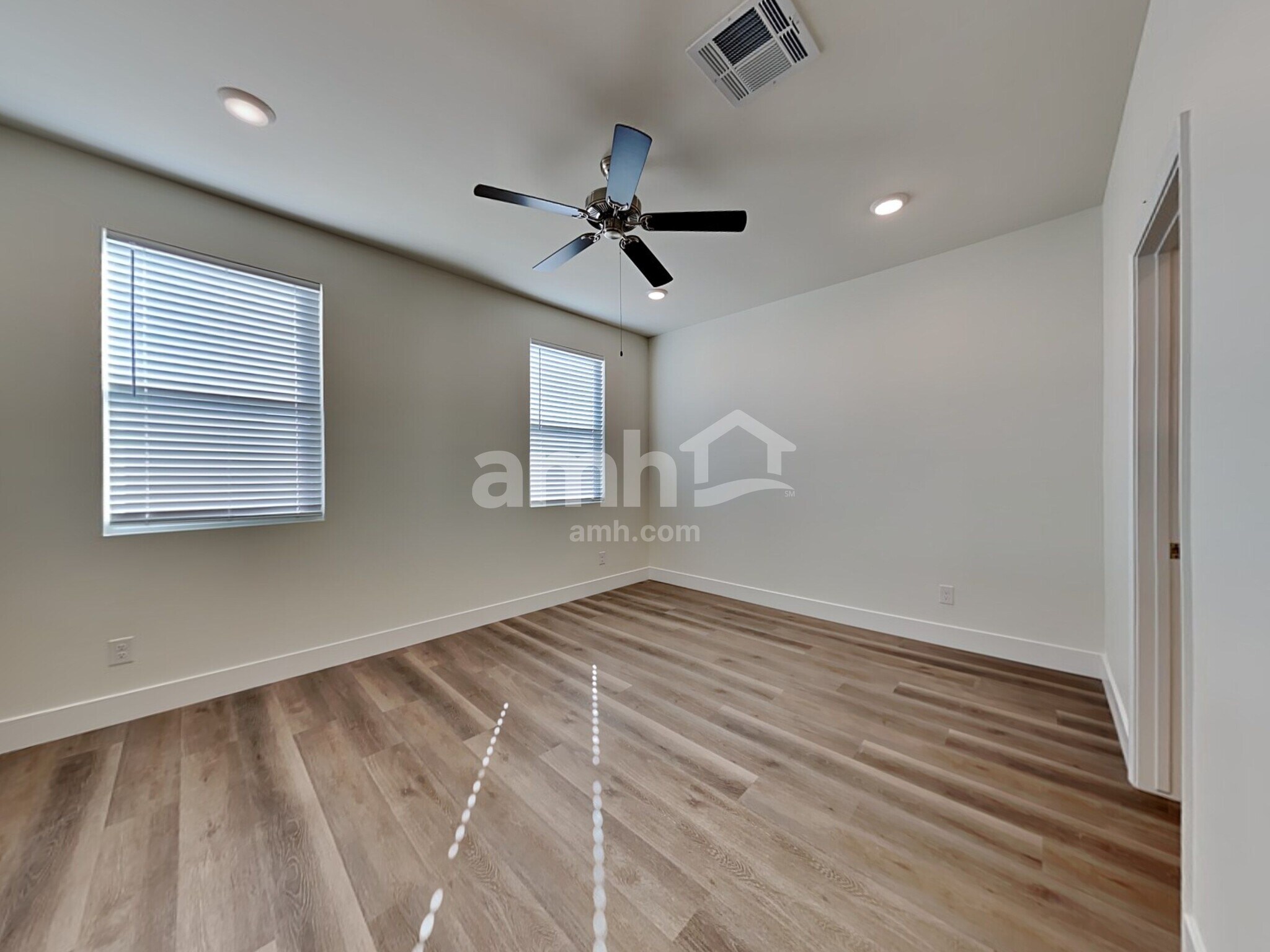 Building Photo - 537 Silverbell Falls Pl