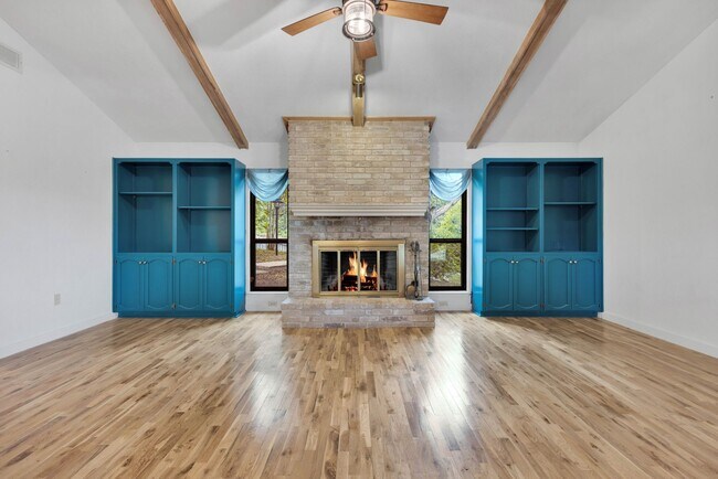 Building Photo - Charming 3/2 in Scenic Helotes, TX