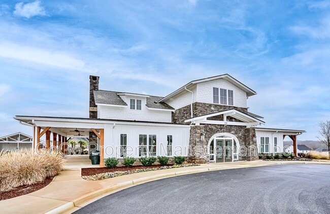 Building Photo - 212 Spokane Dr