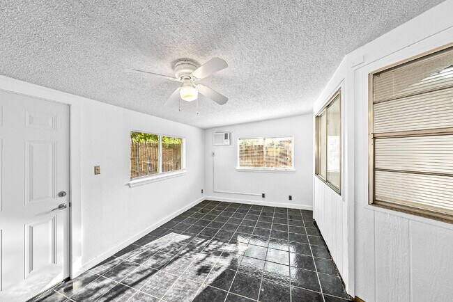 Building Photo - MINUTES FROM LACKLAND, MILES FROM BORING