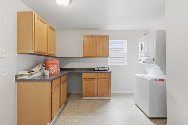 Building Photo - 3 Bed 1 bath Home in Downtown Castle Rock!