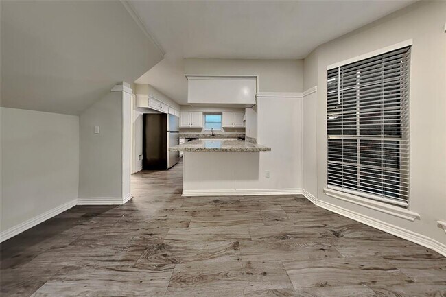 Building Photo - 15318 Sterling Lake Dr