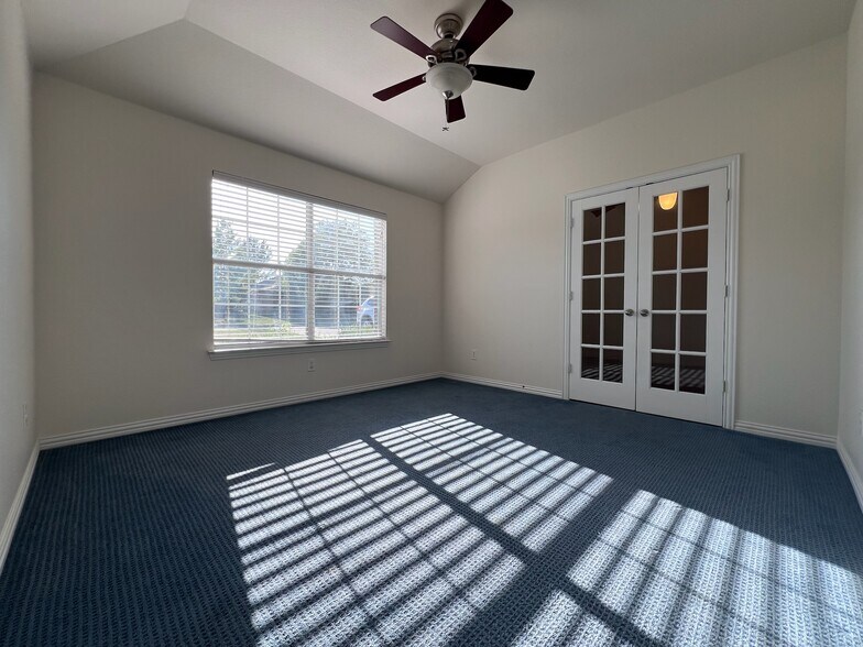 Building Photo - 706 Cedar Cove Dr