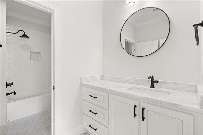 Building Photo - 5488 Hilltop Dr N