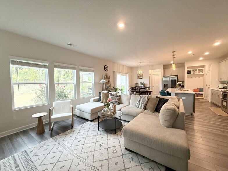Building Photo - 4112 Armstrong Farm Dr
