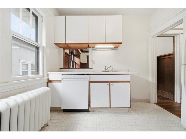 Building Photo - 3237 Lyndale Ave S
