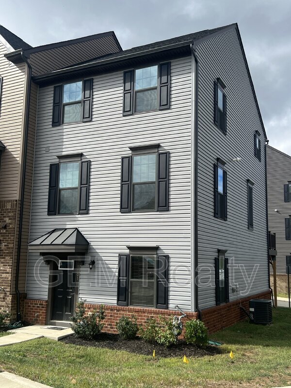 Building Photo - 1101 Rampart Dr