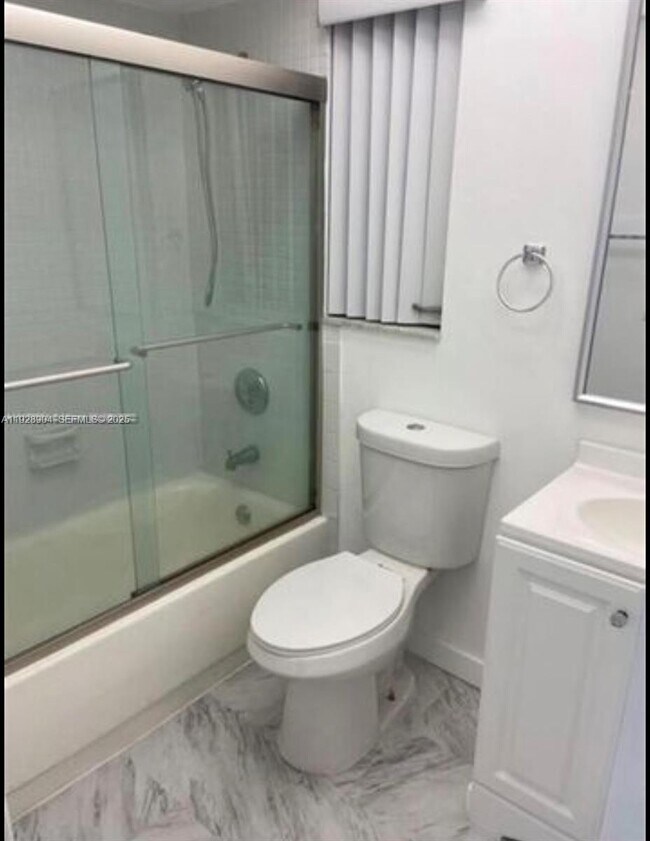 Building Photo - 8775 Park Blvd