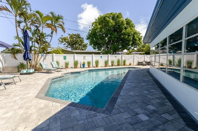 Building Photo - 6300 16th St S