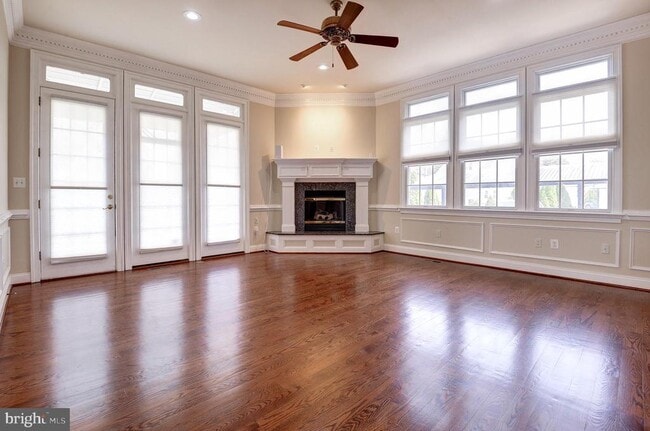 Building Photo - 4303 Evergreen Ln