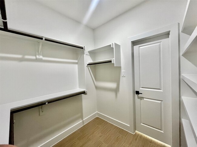 Building Photo - 5710 Delmack St