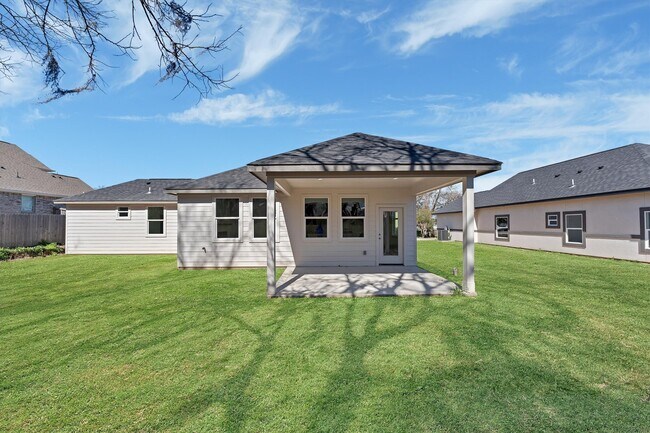 Building Photo - 939 Lake View Dr