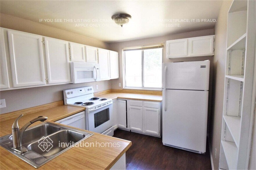 Building Photo - 4751 Carson St