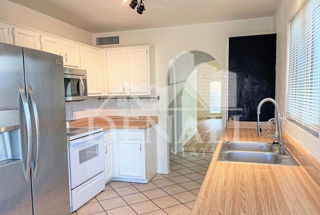 Building Photo - 5093 W Whitten St