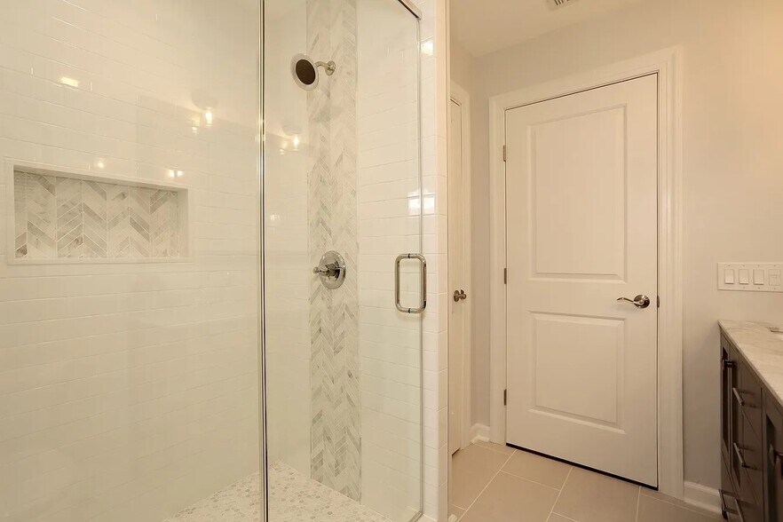 Building Photo - 28 Princeton Pl