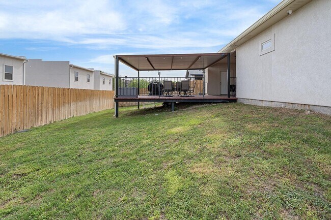 Building Photo - 77 Yvonne Dr