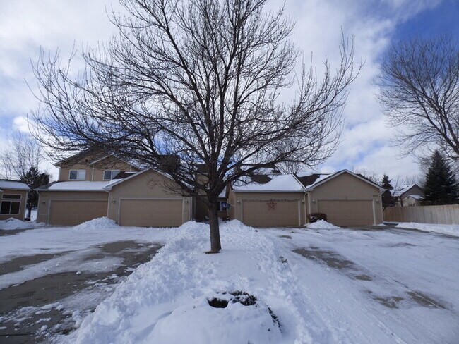 Building Photo - 2 Bedroom Townhome in Northwest Loveland
