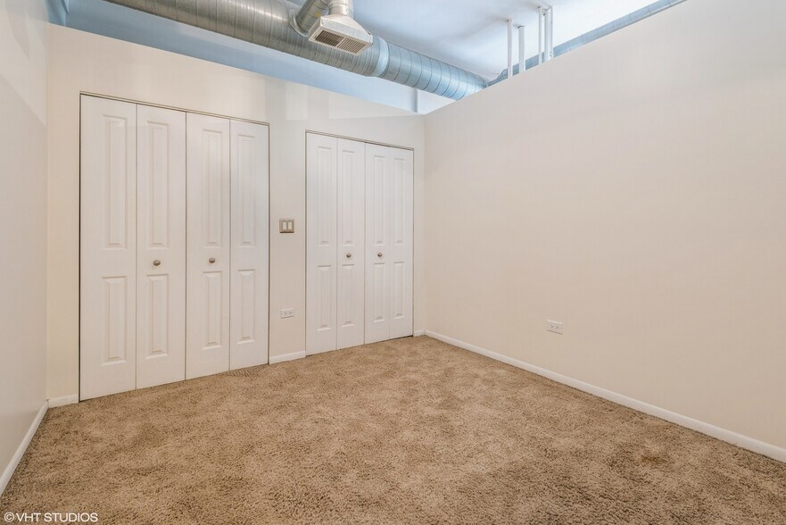 Building Photo - 1225 W Morse Ave