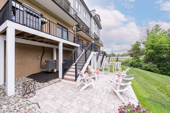 Building Photo - 1521 Ribbon Limestone Terrace SE