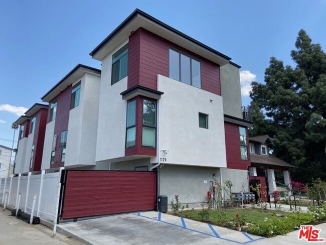 Building Photo - 1129 W 37th St