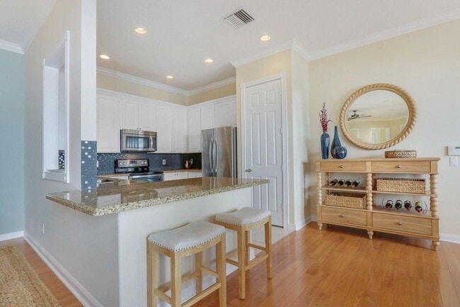 Building Photo - 122 Poinciana Dr