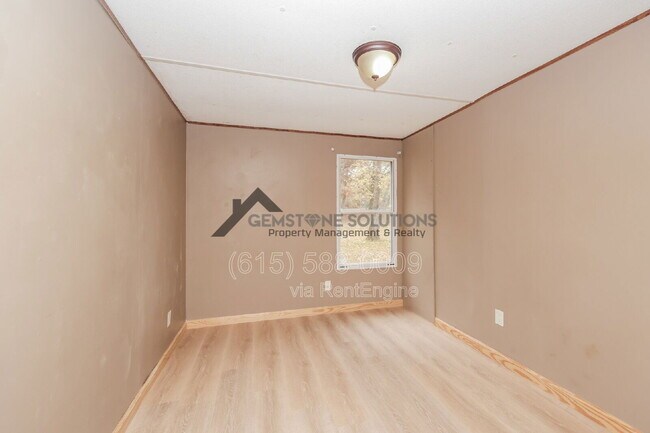 Building Photo - 5576 Hargrove Rd