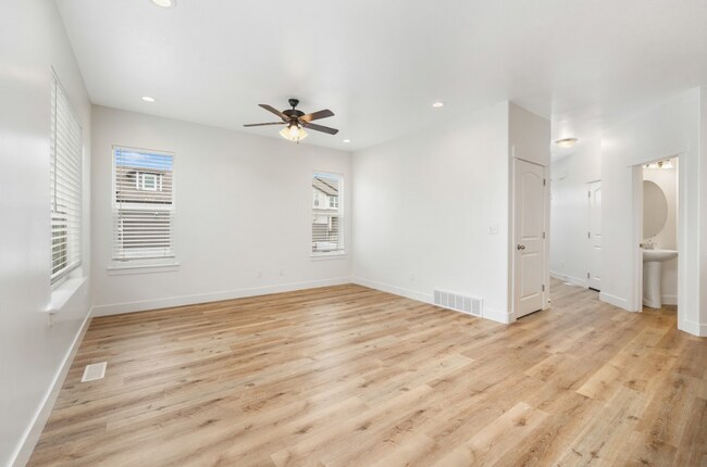 Building Photo - Now Leasing: 4-Bed, 2.5-Bath Home in Viney...
